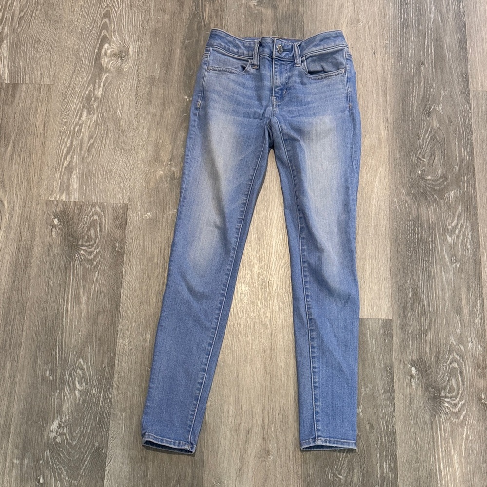 Women’s American Eagle jeans